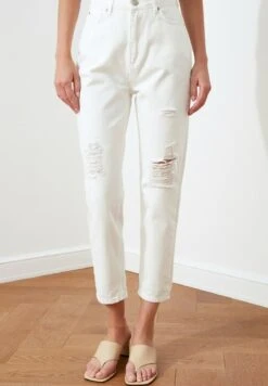 Trendyol Straight Leg Jeans - White