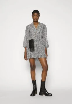 Maje Rilanaise - Jurk - Noir/Blanc -Only Mode Winkel 34574302f07b4f6d8862682043d332eb