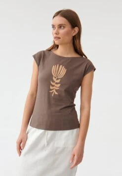 Amanda- T-Shirt Print - Brown