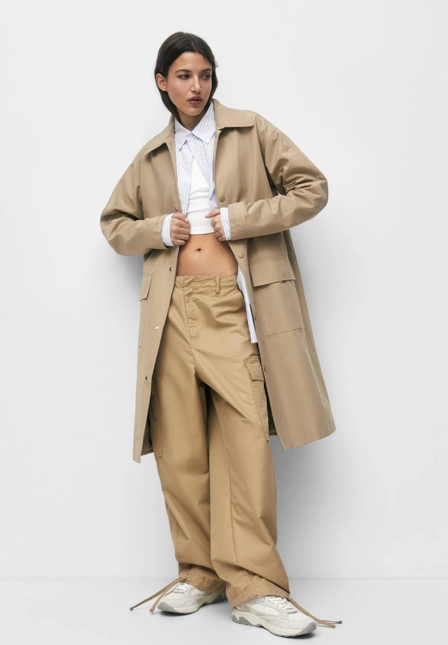PULL & BEAR Lightweight- Trenchcoat - Beige 2 PULL & BEAR Lightweight- Trenchcoat - Beige - Afbeelding 2