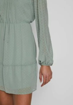 Vila Mit Langen Ärmeln Gepunktetes - Jurk - Green Milieu -Only Mode Winkel 37453e97a15f4564951bb48b980d25b2