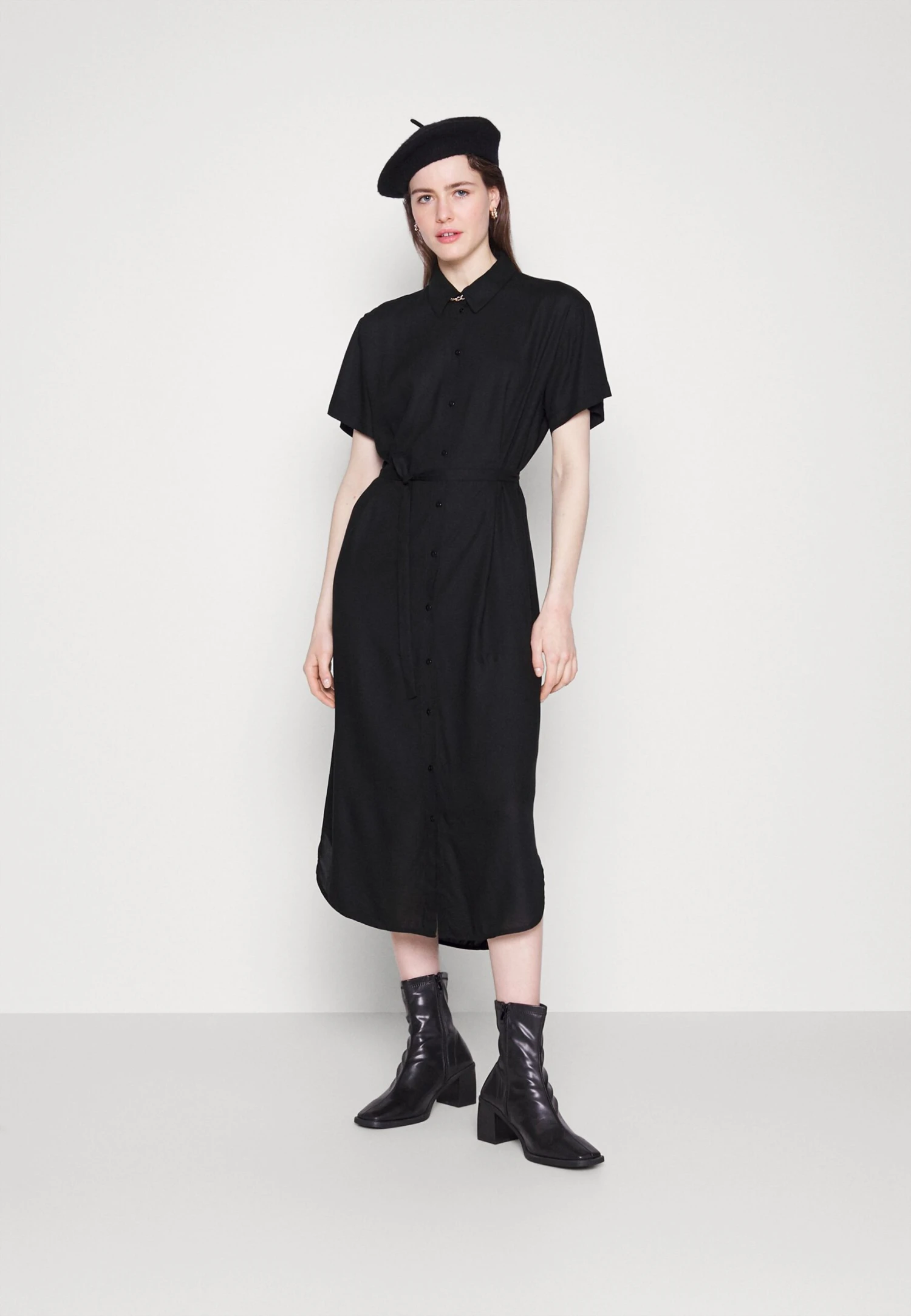 Vero Moda Tall Vmbumpy Calf Shirt Dress - Blousejurk - Black 2 Vero Moda Tall Vmbumpy Calf Shirt Dress - Blousejurk - Black - Afbeelding 2