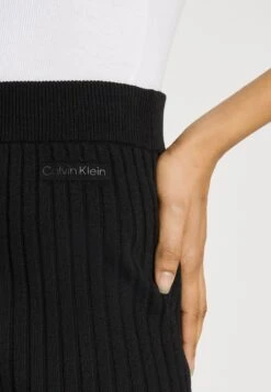 Calvin Klein Iconic Skirt - Kokerrok - Black -Only Mode Winkel 3b841475d4664556a1656a30cd64d55d