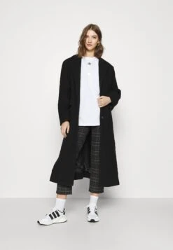 Adidas Originals Tee - T-Shirt Basic - White -Only Mode Winkel 3c76a26586134c18b7b5b7337e54e483