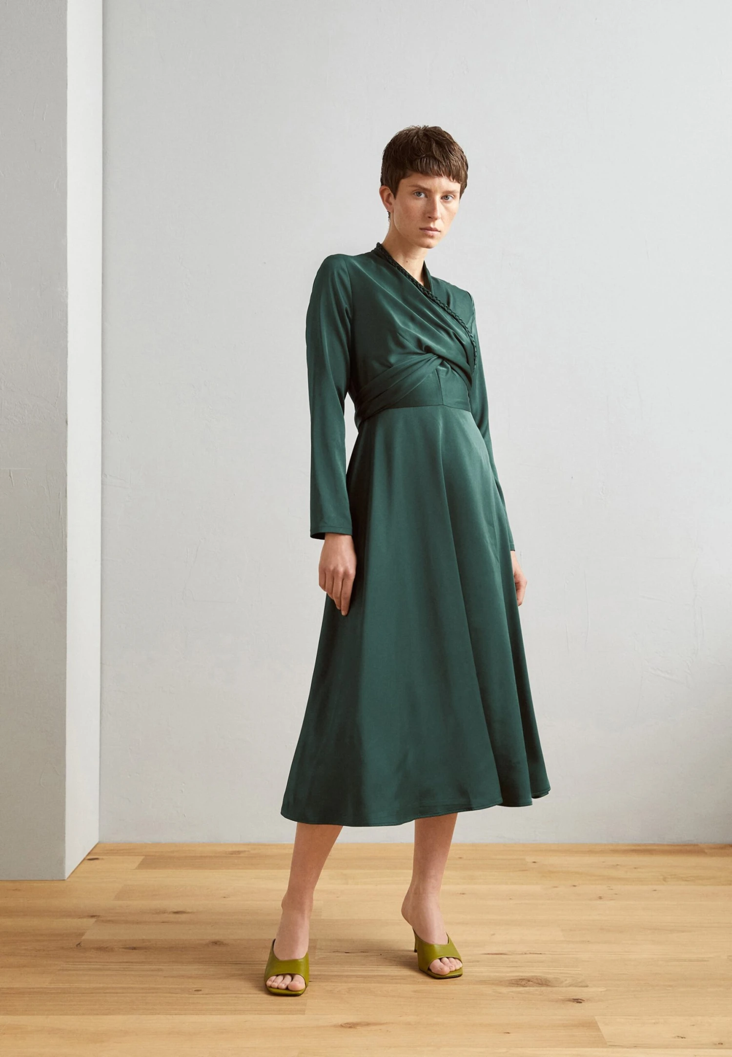 Dola Dress - Cocktailjurk - Green 1 Dola Dress - Cocktailjurk - Green