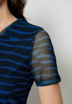 T-Shirt Print - Schwarz Royalblau -Only Mode Winkel 3d452c148ba94bfc95719e4a8b5d0eb4