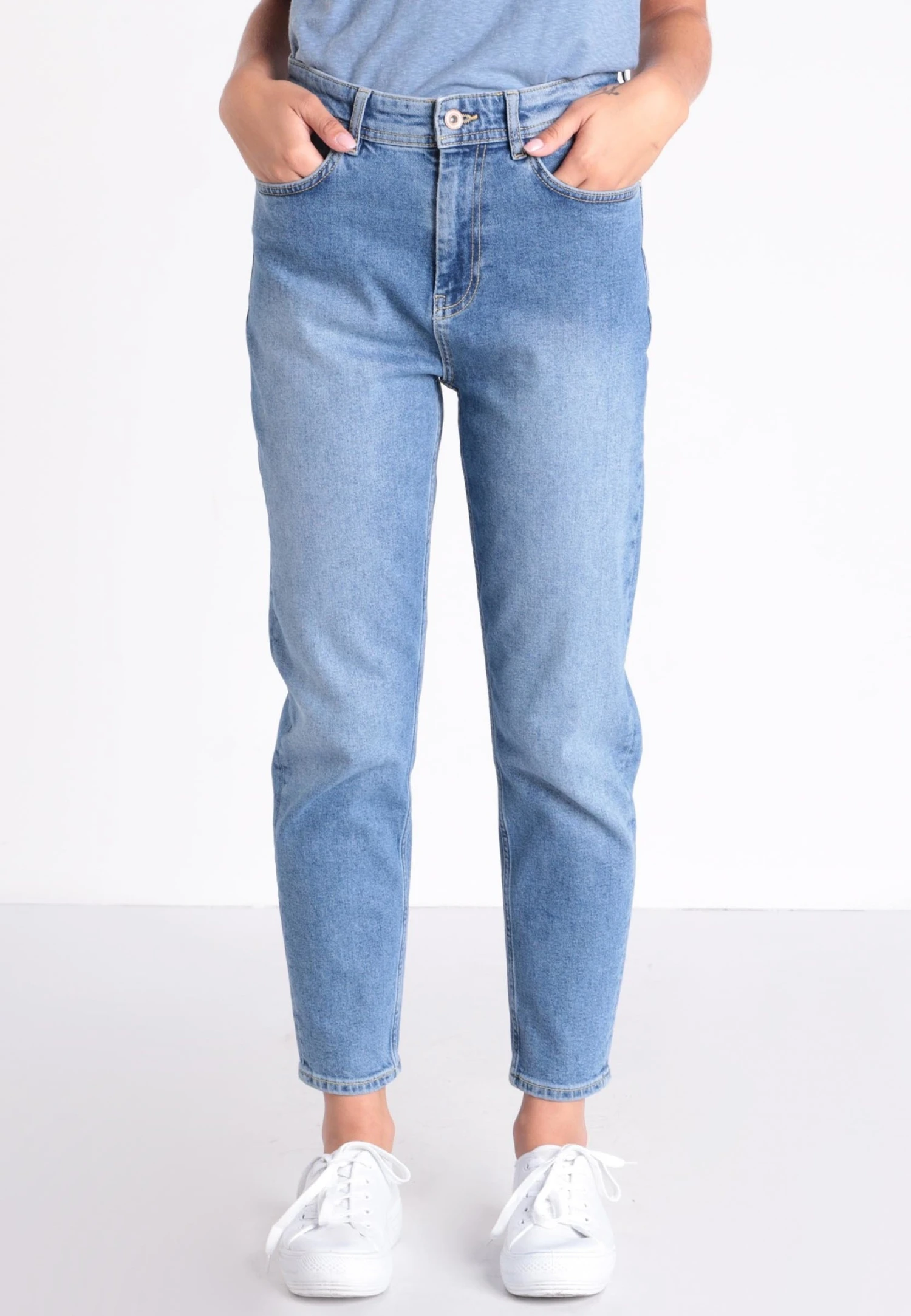 Mom- Slim Fit Jeans - Denim Used 1 Mom- Slim Fit Jeans - Denim Used