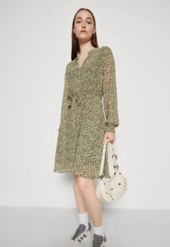 Vila Viadeline Dress - Jurk - Four Leaf Clover -Only Mode Winkel 3e9e57fecd28457c80172f7977216164