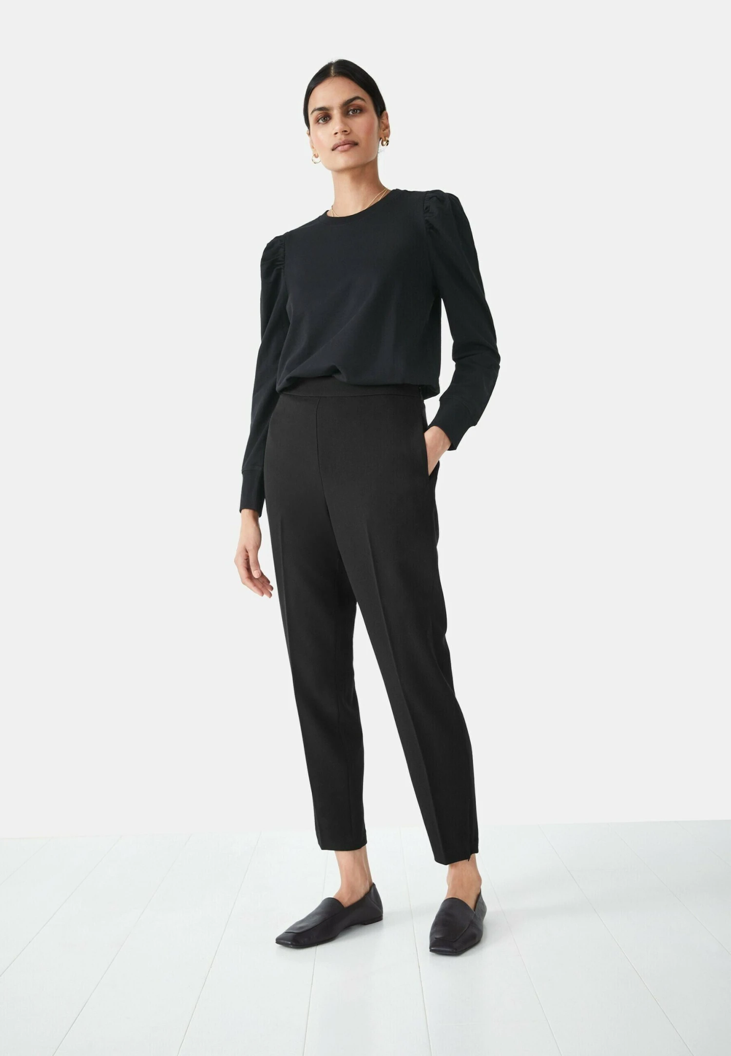 Bella Puff Sleeve - Longsleeve - Black 2 Bella Puff Sleeve - Longsleeve - Black - Afbeelding 2