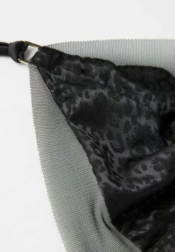 Intimissimi Emma Cool Minimal - Triangel Bh - Black -Only Mode Winkel 42381ba19b65497b83a6da360ee054d6