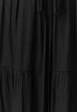 Milly Tiered - Maxi-Jurk - Black -Only Mode Winkel 4279a2e9290d4f6a9b10f2d6dc7f95ae