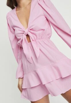 Calli Dixie - Jurk - Pale Pink 9 Calli Dixie - Jurk - Pale Pink -Only Mode Winkel 42b8d43a4e4c40f6baba3203f4622fa1