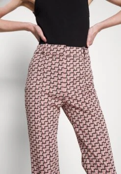 Hugo Haflare - Broek - Pink -Only Mode Winkel 42deb55410c245c49fe25e92326654ec