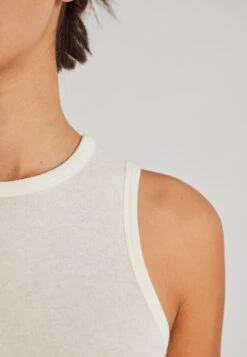 Alberte - Top - Off White 7 Alberte - Top - Off White -Only Mode Winkel 42eaa0bad3534e7487513cbb9ca80b60