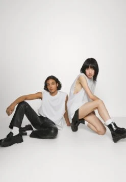 YOURTURN Unisex 2 Pack - Top - White, Black 13 YOURTURN Unisex 2 Pack - Top - White, Black -Only Mode Winkel 454f5b6a03a549969563e4cd64163461