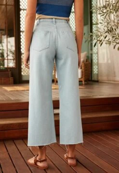 Next Raw Hem Cropped Wide Leg Standard - Flared Jeans - Denim Bleach Wash -Only Mode Winkel 4707d9db1c344005b0669589e096ab92