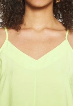 Vero Moda Tall Vmqueeny Calf Singlet Drees - Jurk - Sharp Green -Only Mode Winkel 4726a0c2ddd14861a23a3919a1bf8b71