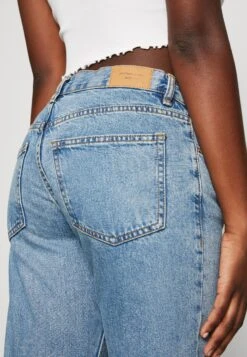 Gina Tricot Low - Straight Leg Jeans - Tinted Blue 9 Gina Tricot Low - Straight Leg Jeans - Tinted Blue -Only Mode Winkel 4801c910344b44f6b7b0e17a6e3c2f35