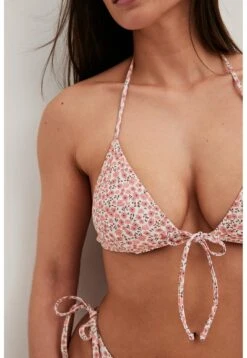 NA-KD Triangel Zum Binden Vorne - Bikinitop - Rose Bouquet -Only Mode Winkel 48a62e30e0ee4c478d1e5cae6a584337
