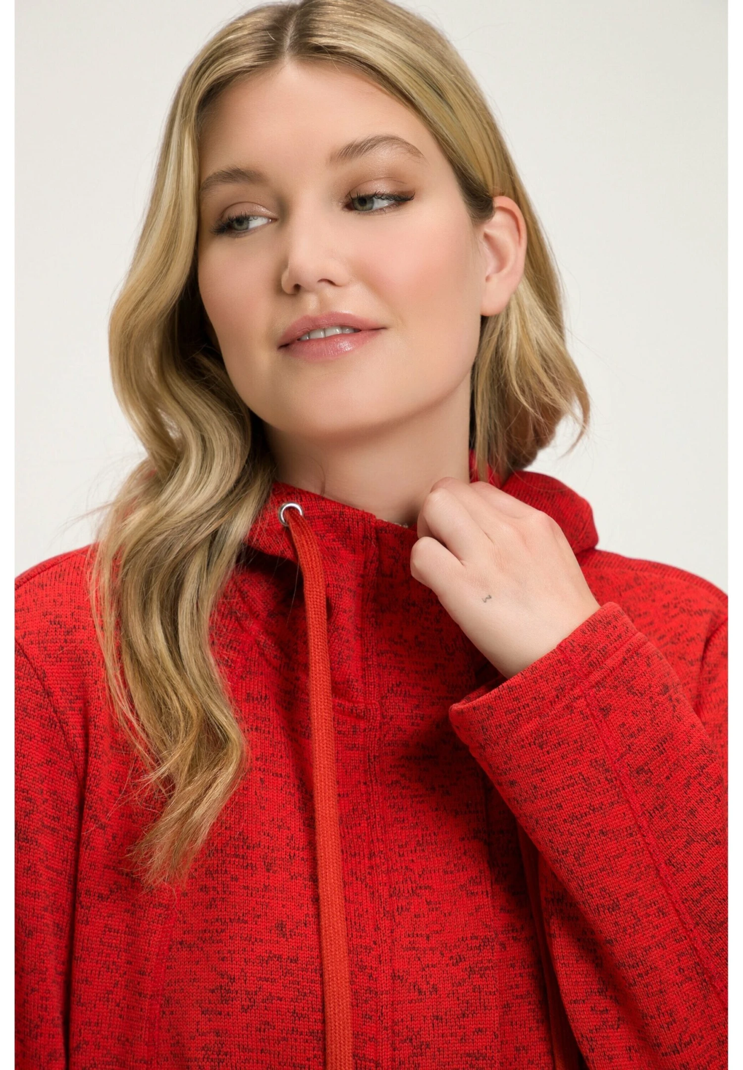 Ulla Popken Halflange Jas - Rouge Carmin 3 Ulla Popken Halflange Jas - Rouge Carmin - Afbeelding 3