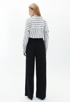 Ultra High Rise Wide Leg- Broek - Black -Only Mode Winkel 48dc85b190894b7fa4b43f8e119a0069