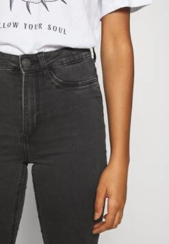 Noisy May Nmcallie - Jeans Skinny Fit - Dark Grey Denim 11 Noisy May Nmcallie - Jeans Skinny Fit - Dark Grey Denim -Only Mode Winkel 4a69f6307cfc49468187f4ad20caae47