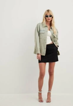 NA-KD Taillierter Mit Mittelhoher Taille - Minirok - Black -Only Mode Winkel 4b77539e590f41c0a740c0a1dc1a3439