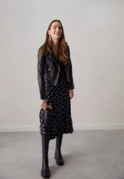 Maje A-Lijn Rok - Muguet Bleu 8 Maje A-Lijn Rok - Muguet Bleu -Only Mode Winkel 4d73599a270348c381f6422347615937