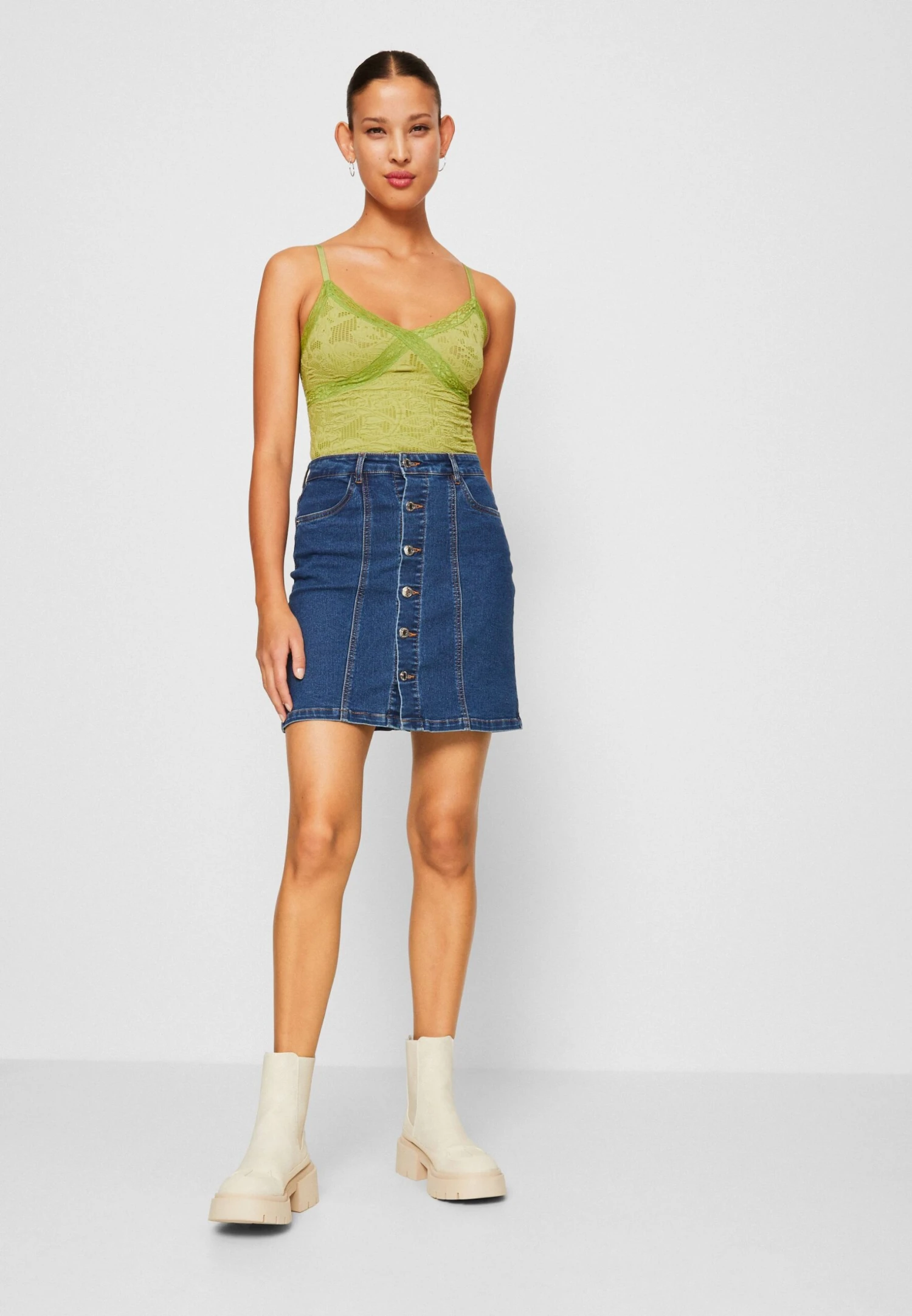 Vero Moda Vmpetra Short Skirt - Jeansrok - Medium Blue Denim 4 Vero Moda Vmpetra Short Skirt - Jeansrok - Medium Blue Denim - Afbeelding 4