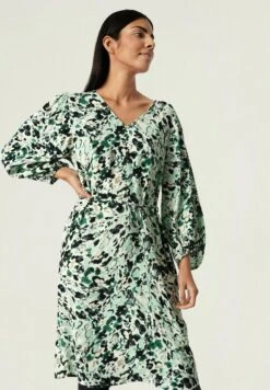 Soaked In Luxury Slchrishell - Jurk - Foliage Green Abstract Print