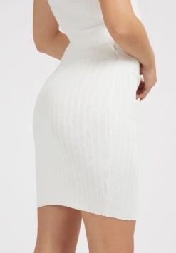 Guess Kokerrok - Weiß -Only Mode Winkel 51e55fa7d9444cf1bfbd2be2fc581fe6