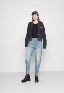 Calvin Klein Jeans Mom Jean - Relaxed Fit Jeans - Denim Light 6 Calvin Klein Jeans Mom Jean - Relaxed Fit Jeans - Denim Light -Only Mode Winkel 520cc1512fff4ca6a3e8558692b1e2a3
