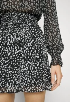 THE KOOPLES Jupe - Minirok - Black/White 11 THE KOOPLES Jupe - Minirok - Black/White -Only Mode Winkel 527e50d3ff29434c9b62ae83ad5faf37