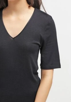 HANRO Woolen Silk- Hemd - Black -Only Mode Winkel 54e409a5c2cc4db8b4a11ff9f2d71104