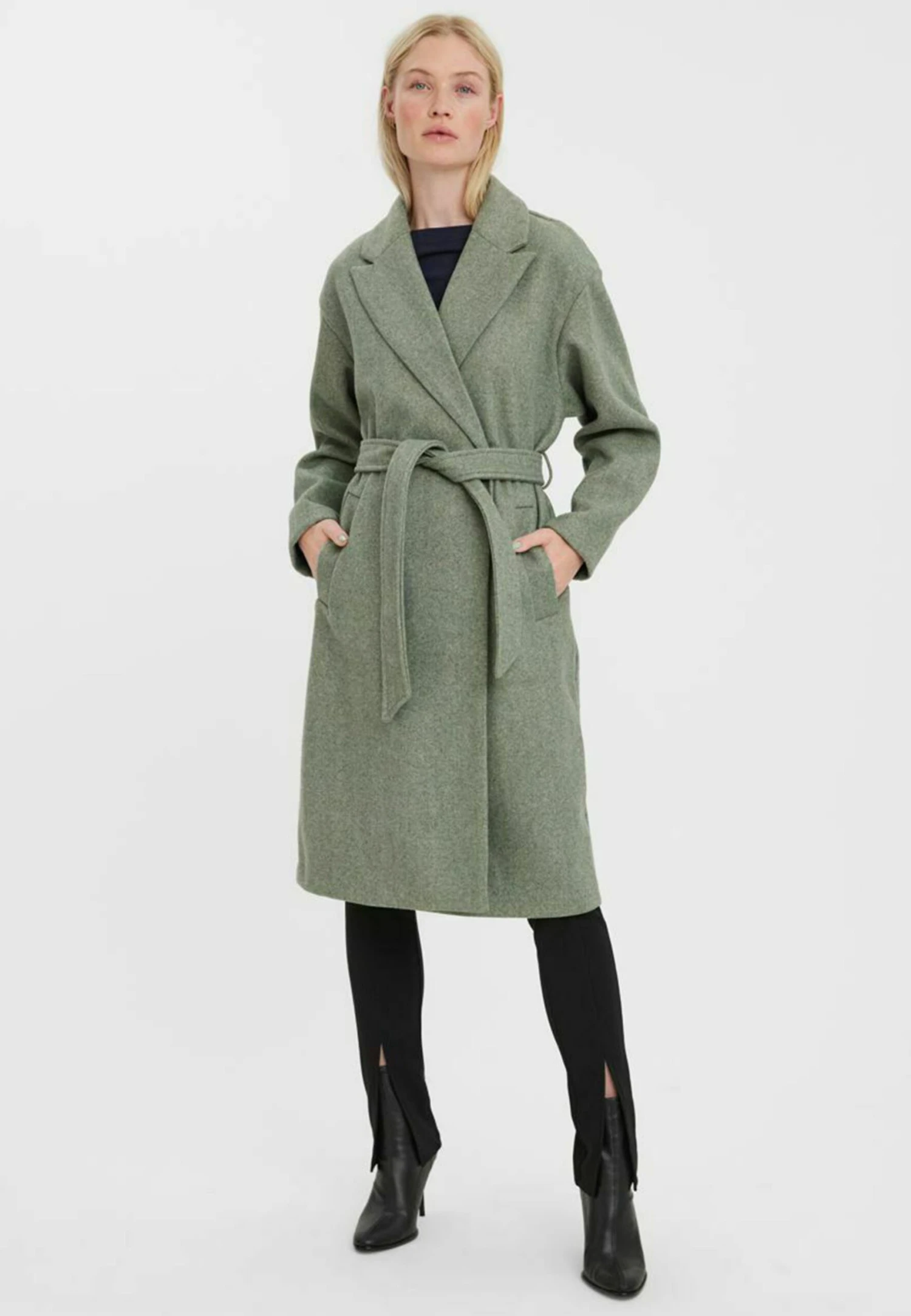 Vero Moda Vmfortune Long Ga Noos - Mantel - Laurel Wreath 1 Vero Moda Vmfortune Long Ga Noos - Mantel - Laurel Wreath