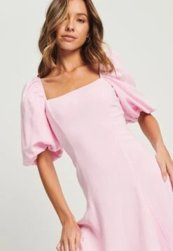 Tussah Kady Mini- Jurk - Pale Pink -Only Mode Winkel 56be5a2b48fe42c1b5bc7cbc5c60548b