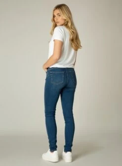 Bottoms Joy - Slim Fit Jeans - Mid Blue 8 Bottoms Joy - Slim Fit Jeans - Mid Blue -Only Mode Winkel 591d88bbe09a42acb0266a008c38c133