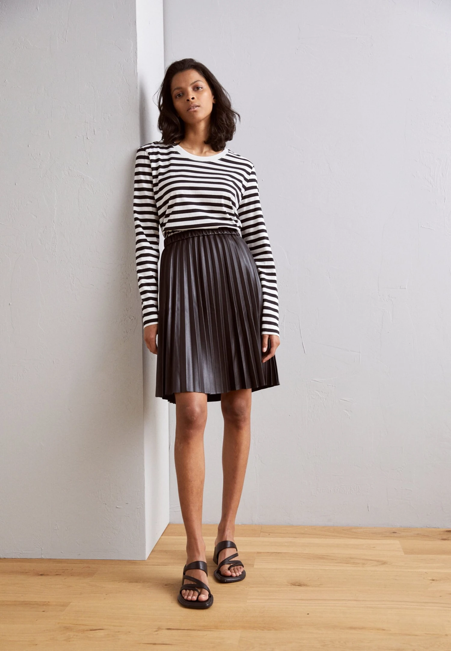 B.young Dasama Skirt - Plooirok - Black 2 B.young Dasama Skirt - Plooirok - Black - Afbeelding 2