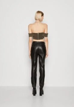 Noisy May Nmandy Moni Ankle Pants- Broek - Black 8 Noisy May Nmandy Moni Ankle Pants- Broek - Black -Only Mode Winkel 5a784aa9be5f46e5b5defd35528d083c