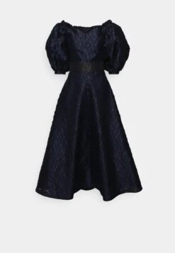 The Rosanna Dress - Cocktailjurk - Navy 10 The Rosanna Dress - Cocktailjurk - Navy -Only Mode Winkel 5e03851c4a534e9dbde95f667803f342