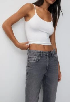 PULL & BEAR Mid Waist- Straight Leg Jeans - Grey 10 PULL & BEAR Mid Waist- Straight Leg Jeans - Grey -Only Mode Winkel 5ecbe58c612141dd8447fbfb793114eb