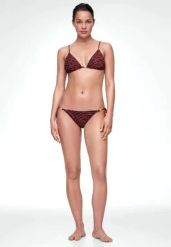 Oysho Smock Medium Coverage- Bikinibroekje - Brown 7 Oysho Smock Medium Coverage- Bikinibroekje - Brown -Only Mode Winkel 6015f5d55bef4631bb6aefbb20f97aee