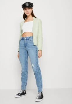 Pieces Pckesia Mom- Relaxed Fit Jeans - Light Blue Denim 9 Pieces Pckesia Mom- Relaxed Fit Jeans - Light Blue Denim -Only Mode Winkel 603ecbab478f4764809b7111087b6fa9