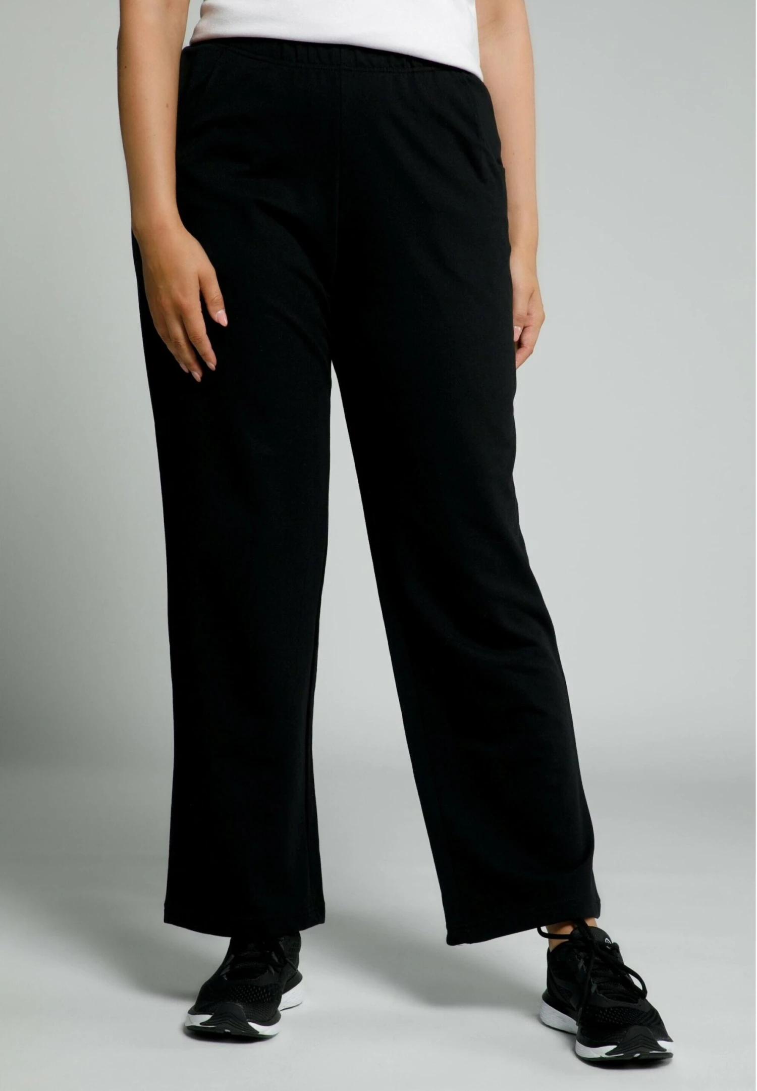 Ulla Popken Trainingsbroek - Noir 1 Ulla Popken Trainingsbroek - Noir