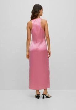 Hugo Katwista - Jurk - Pink Four 8 Hugo Katwista - Jurk - Pink Four -Only Mode Winkel 639b655382244f9ab71e8efbbac634c2