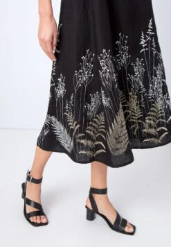 Embroidered Shadow Motif - Jurk - Black 9 Embroidered Shadow Motif - Jurk - Black -Only Mode Winkel 63d8a3ed8a4348e88d0003edac2d332f