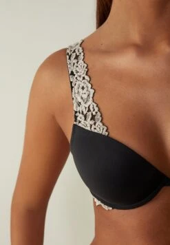 Intimissimi Bellissima Pretty Flowers - Push-Up Bh - Black -Only Mode Winkel 63e16da25c1e4a57be824be332b6b6f8