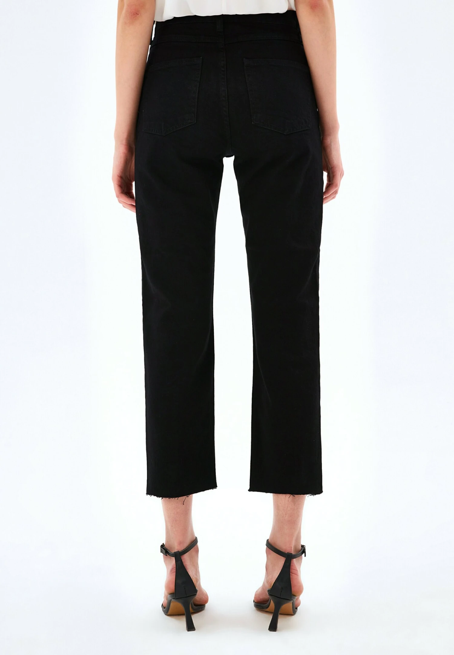 Cropped- Straight Leg Jeans - Black 3 Cropped- Straight Leg Jeans - Black - Afbeelding 3