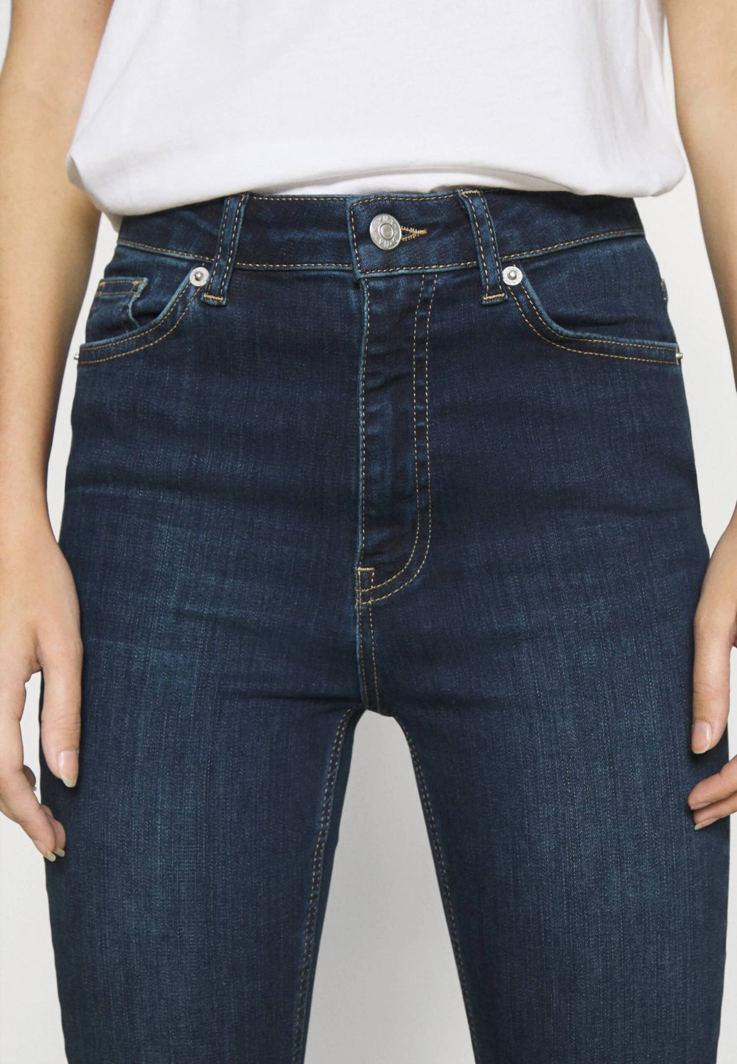 NA-KD Skinny High Waist Open Hem - Jeans Skinny Fit - Dark Blue 4 NA-KD Skinny High Waist Open Hem - Jeans Skinny Fit - Dark Blue - Afbeelding 4