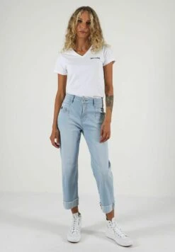 Nairobi Wide Leg - Straight Leg Jeans - Blau -Only Mode Winkel 653f647dc7c74737baacd1adc36f192c
